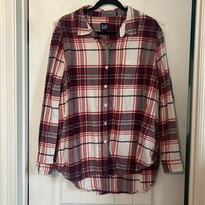 GAP plaid button up with full length sleeves